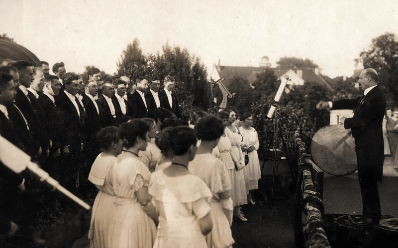 Хор виконує Щедрик