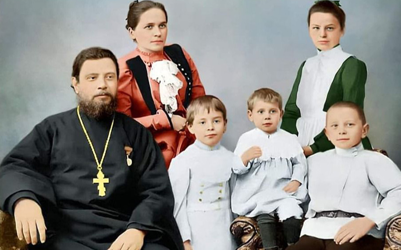 Микола Леонтович з родиною.